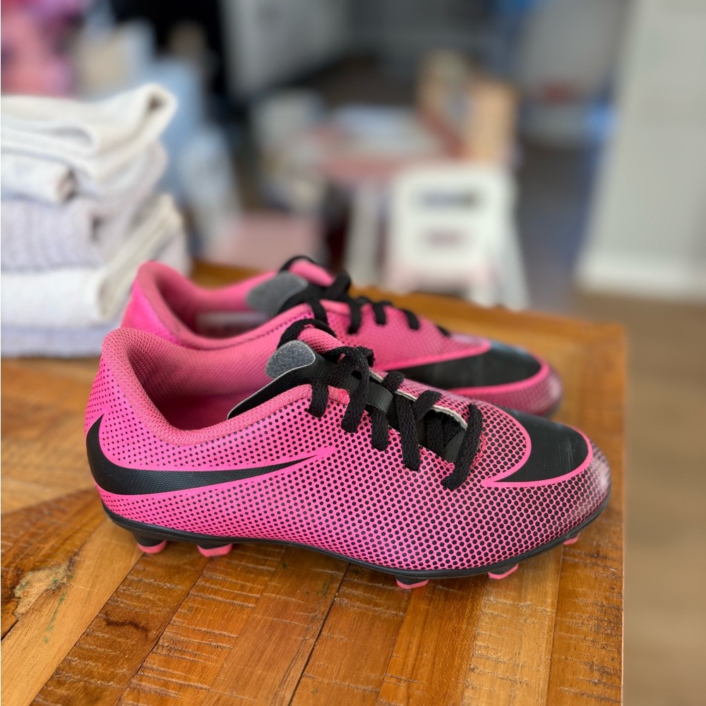 Nike Kids Pink and Black Soccer Cleats